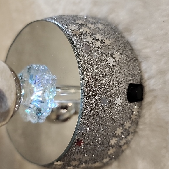 Glass Christmas Tree - Picture 12 of 16